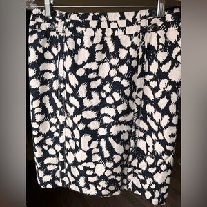 For Work or Play! LOFT (EUC, Sz 4) Abstract Print Skirt in Black & White